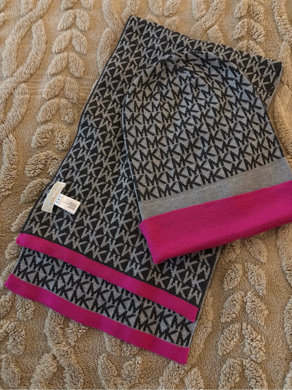 MICHAEL Michael Kors Gray & Black MK Logo Knit Scarf